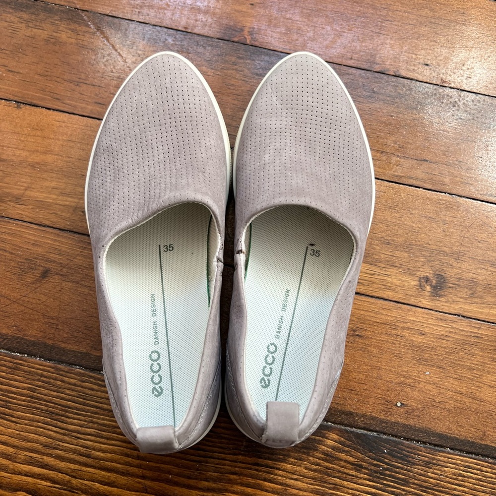 Ecco Women's Flats in Taupe - Picture 3 of 6